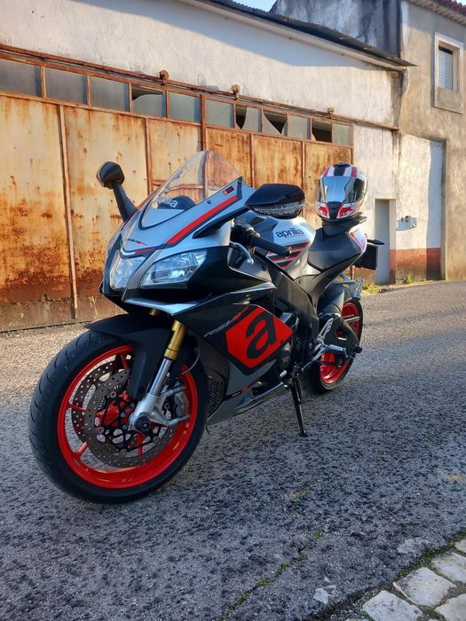 Aprilia Rsv4 2016