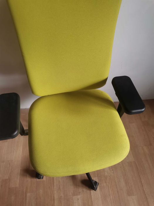 Fotel żółty/niebieski Vitra Headline /Nowy 6 700zł