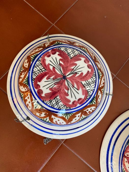 Floreiras suspensas em porcelana