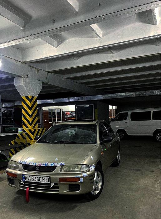 Mazda323VBA седан