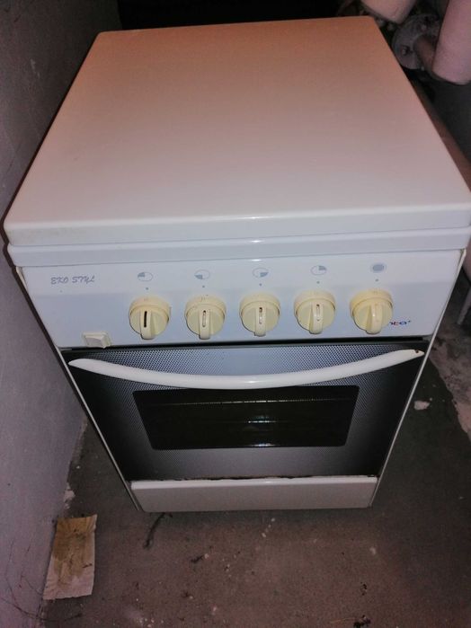 Pralka automatyczna Bosch i kuchenka gazowa