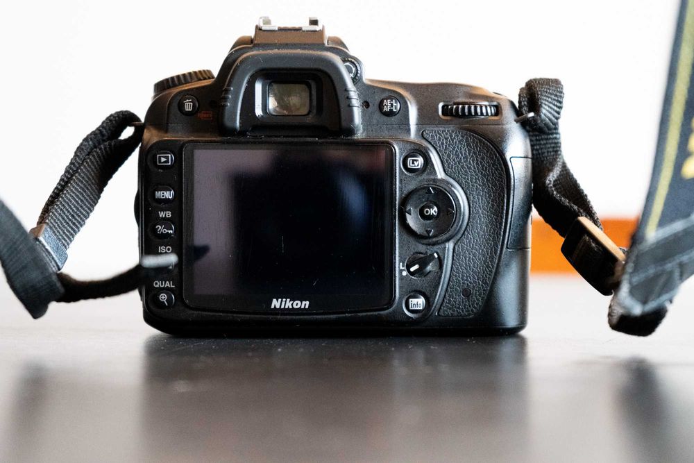 Nikon D90 + bateriaa extra + Mochila de transporte + objetiva 18-105