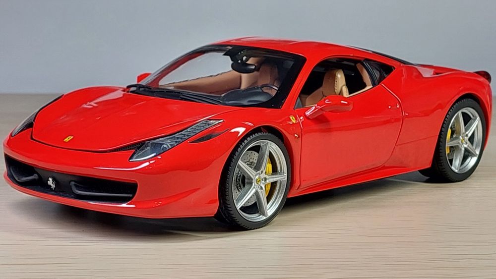 Модель Ferrari 458 Italia Hot Wheels 1:18