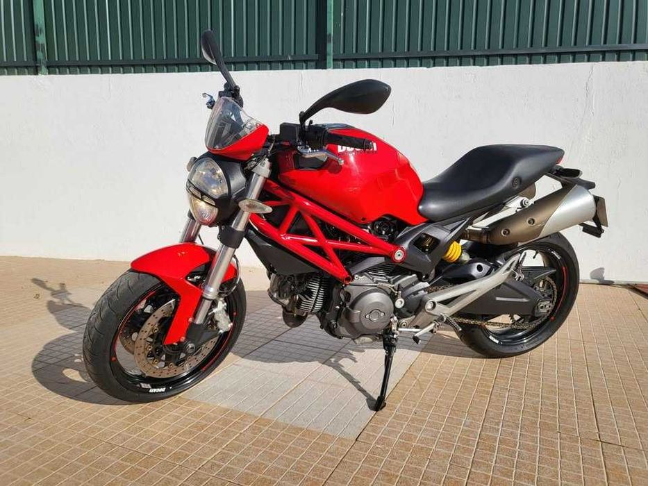 Ducati 696 Monster