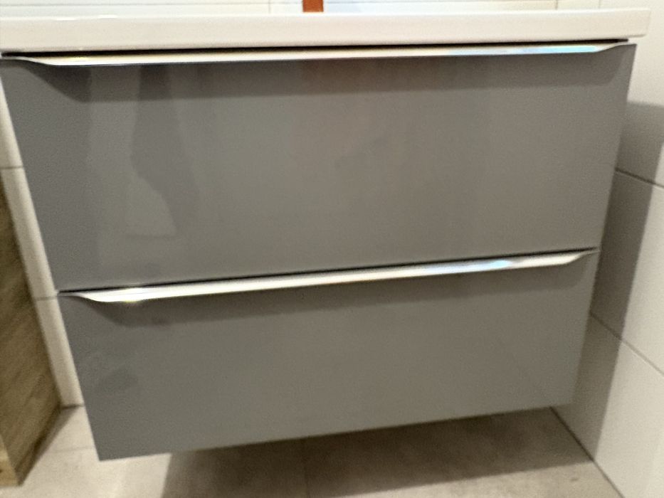 Szafka łazienkowa z umywalką wisząca 80x45