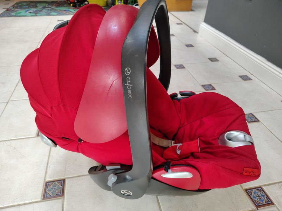 Sprzedam fotelik Cybex Cloud Q wraz z  bazą Isofix