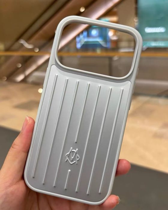 Capa Rimowa  iphone 17 pro max