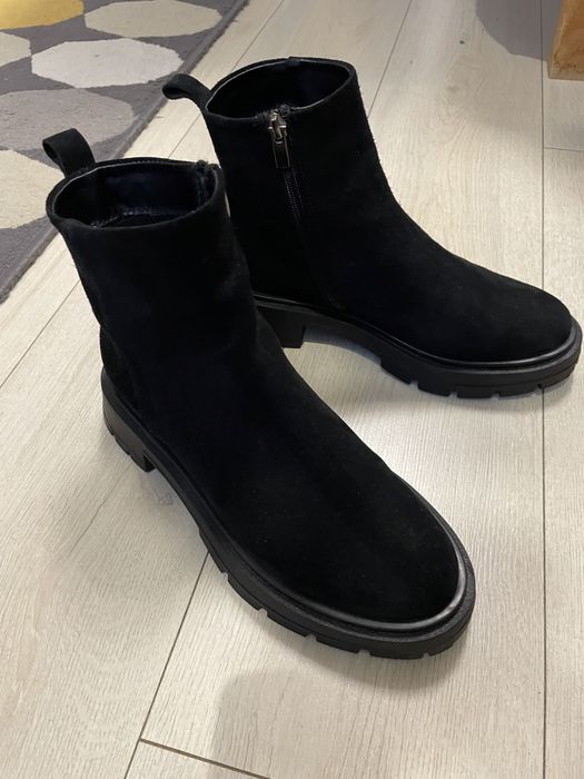 Жіночі замшеві демісезоні ботінки