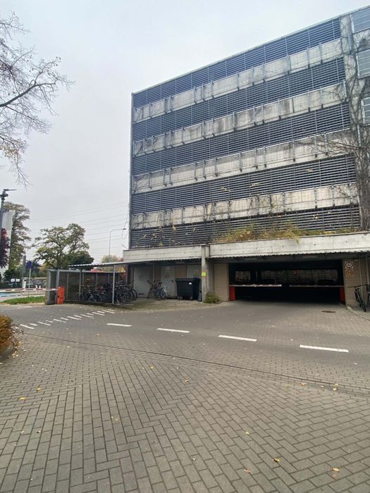 Miejsce postojowe w garażu wolnostojącym