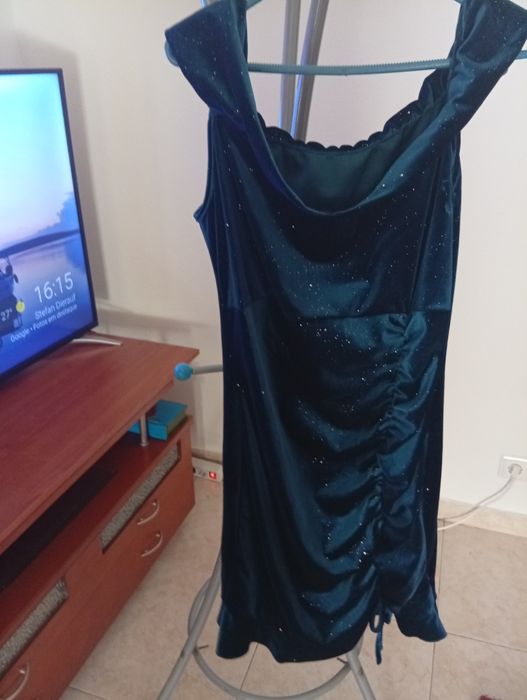 Vestido azul com brilhantes