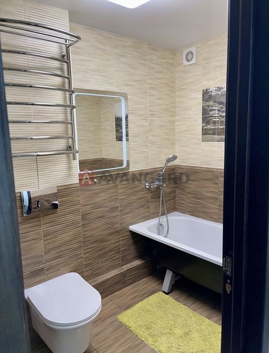 Квартира з капітальним ремонтом у центрі (Є ВІДНОВЛЕННЯ )