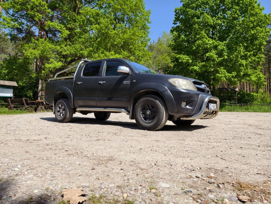 Toyota hilux pickup samochód terenowy z paką