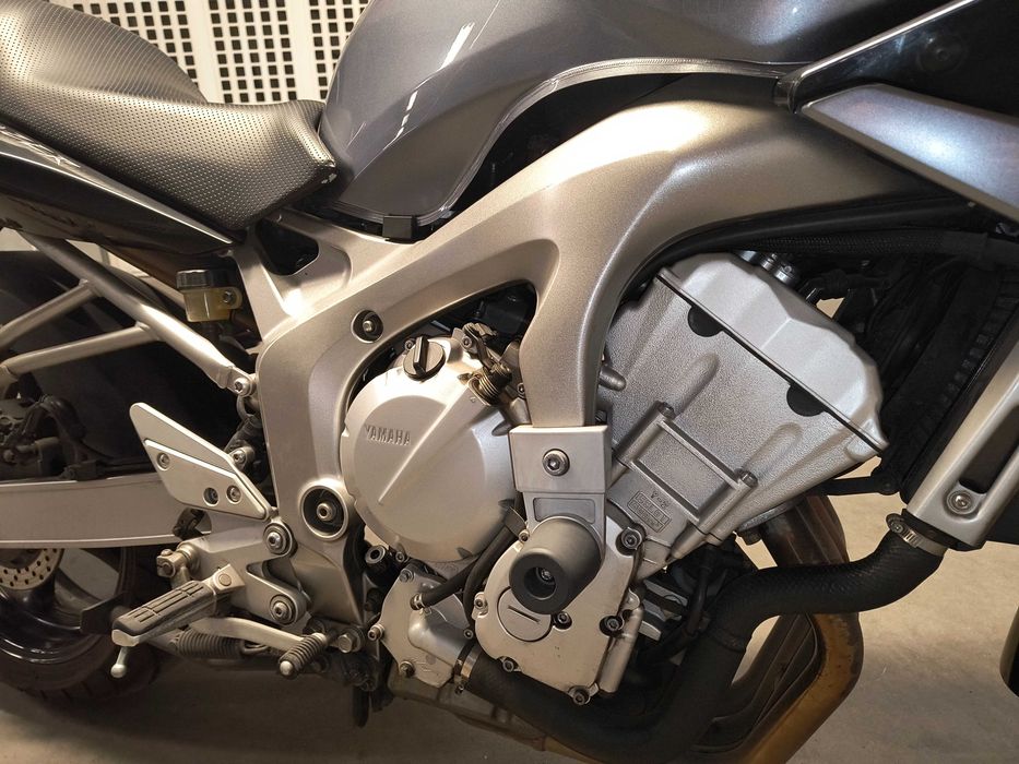 Yamaha FZ6 Fazer 600