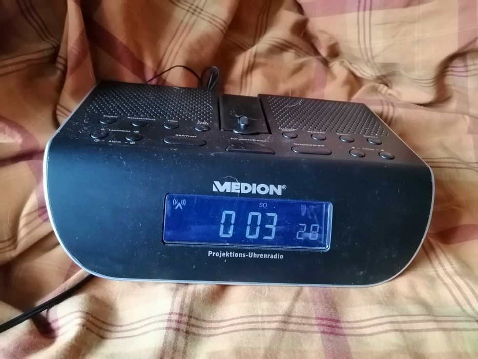 zegarek budzik projektor fm medion md 83935