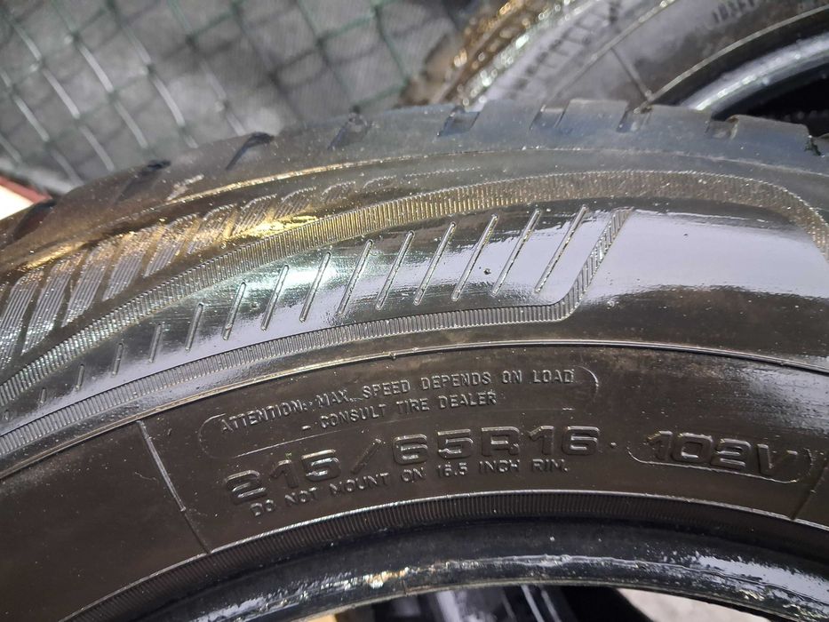 2x używane opony wielosezonowe 215/65 R16 Goodyear 2023r GWARANCJA mon