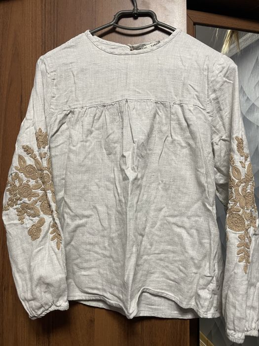Кофтинка Zara з вишивкою