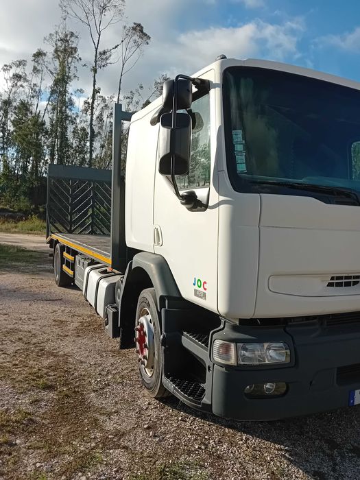 Venda de camião Renault porta máquinas