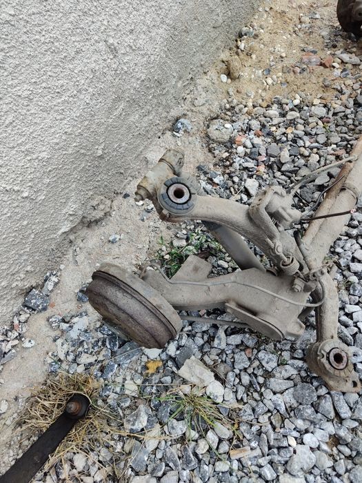 Belka tył skrętna peugeot 206 benzyna 2003 r