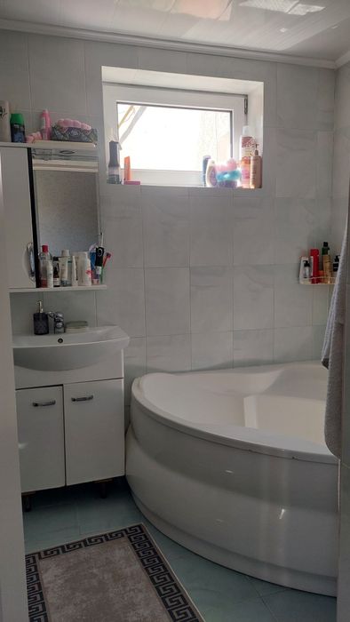 Продам 2-кімнатну квартиру. Вул.Коцюбинського,50.