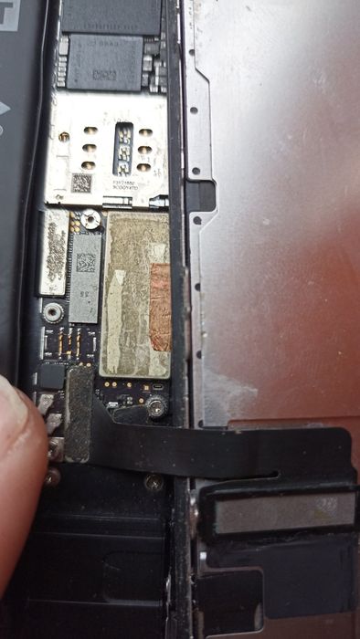 Продам айфон  7+ на 128гб