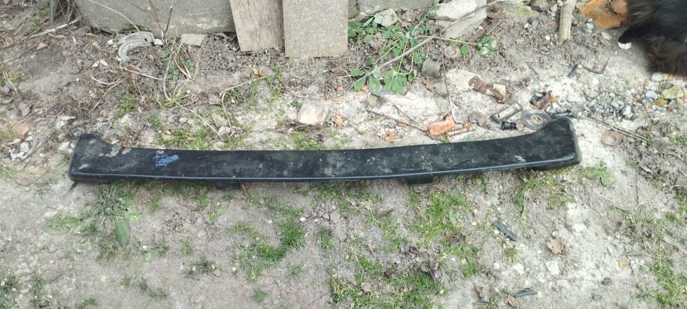 Спойлер 134×13 сантиметрів