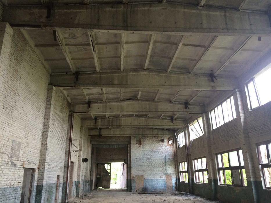 Продається виробниче приміщення 1370 кв.м з землею у власності 1,30га!