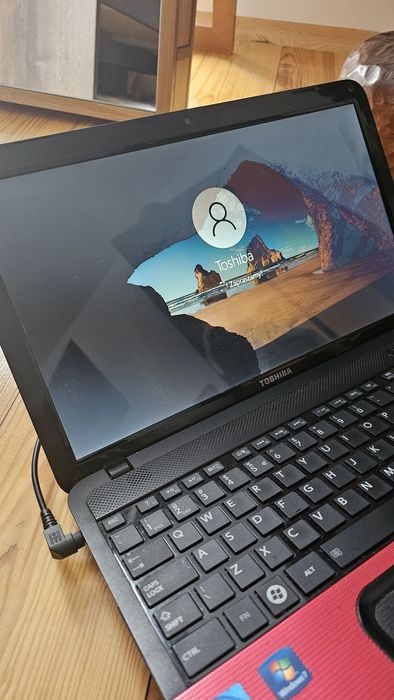 Laptop toshiba satellite C855-12M
