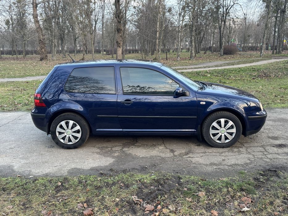 Продам Volkswagen Golf 4 1.4mpi