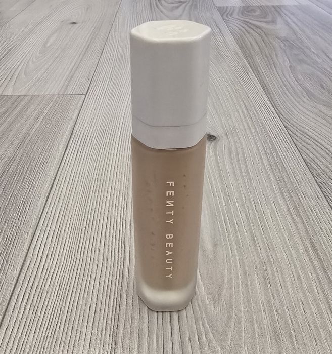 Pusta buteleczka po podkładzie Fenty Beauty Soft Lit 175