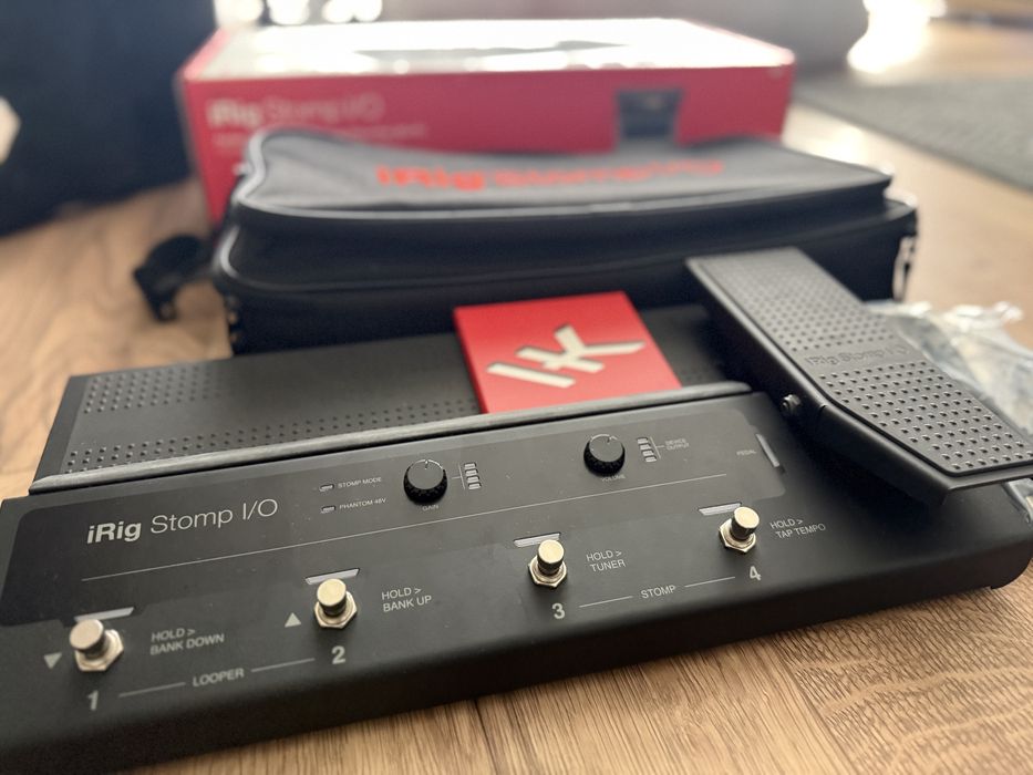 IK Multimedia iRig Stomp I/O + Estojo – Pedaleira / Interface USB