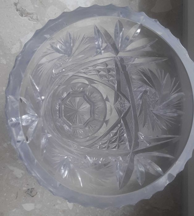 Wazon kryształowy, np. na bukiety tulipanów, żonkili itp.