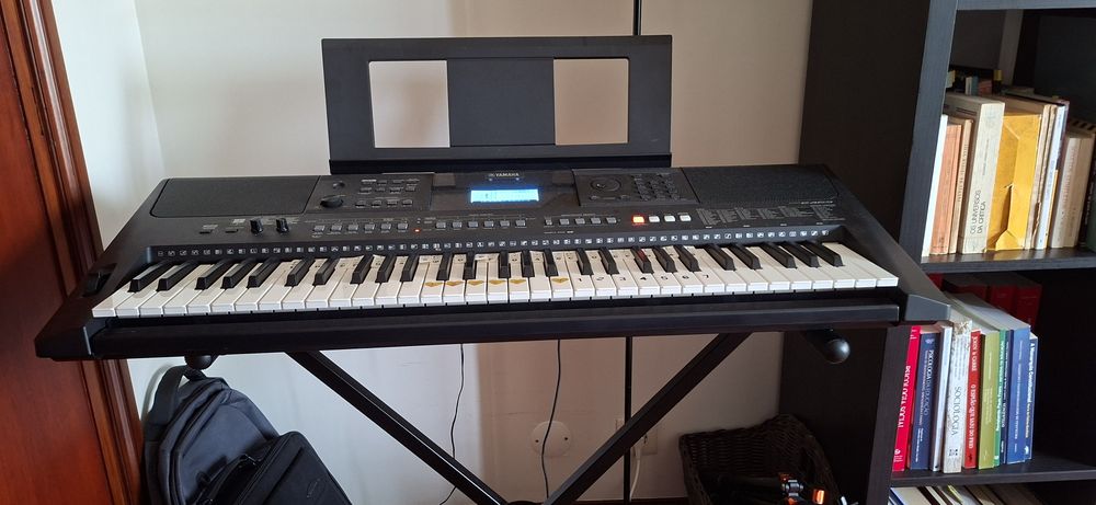 Teclado Yamaha PSR E463