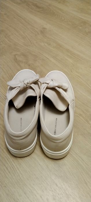 Buty.        Zara