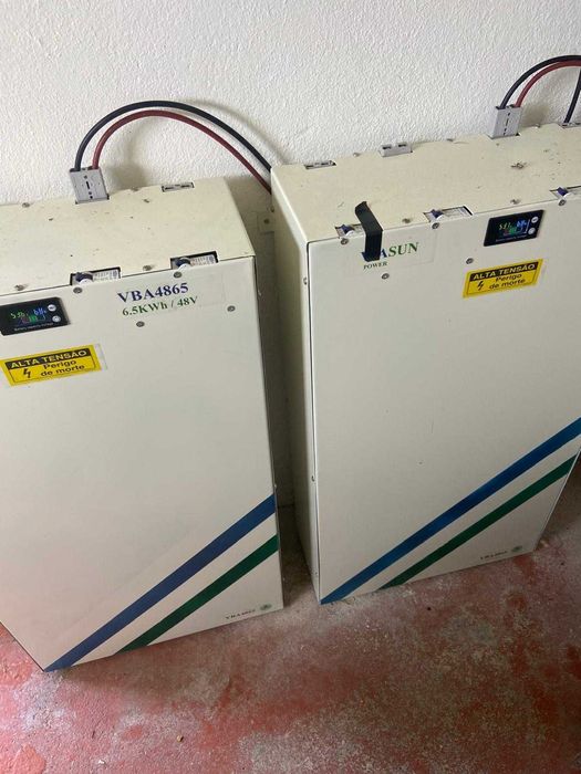 3 inversores solares (novos/em caixa) + duas baterias 6.5 KWh cada