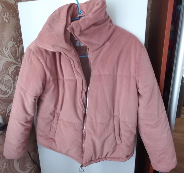 Куртка на дівчинку