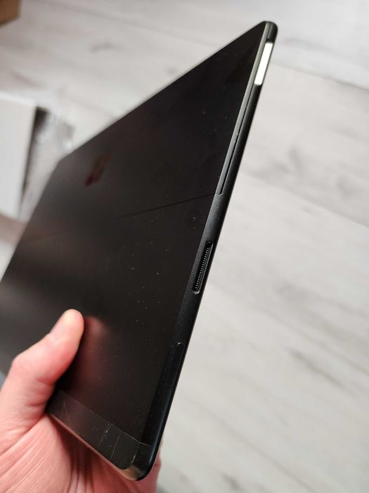 Microsoft Surface Pro X + LTE (1876) Platinum 13" 2880x1920 8/128Gb