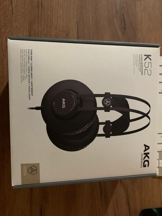 Студійні навушники AKG K52