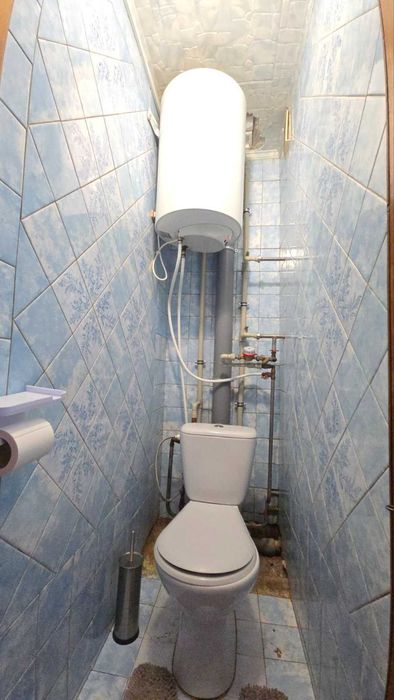 Продам 3к квартиру метро Индустриальная 42000