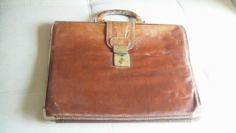 Mala / Pasta para Documentos em Pele Genuína Castanha Vintage.