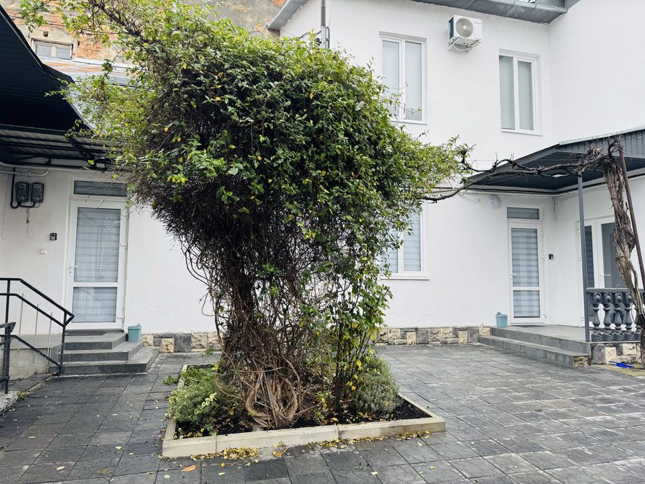 Оренда подобова. Аренда посуточно. Центр. Світло є завжди.