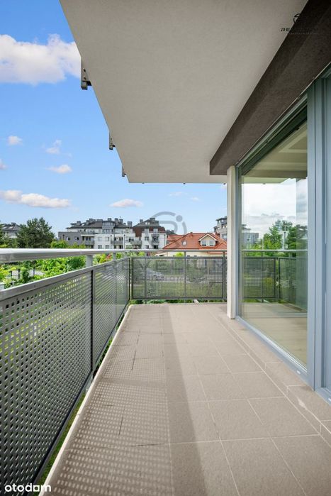 Duży balkon | Przestrzeń | Kom. lok. | Msc. w hali