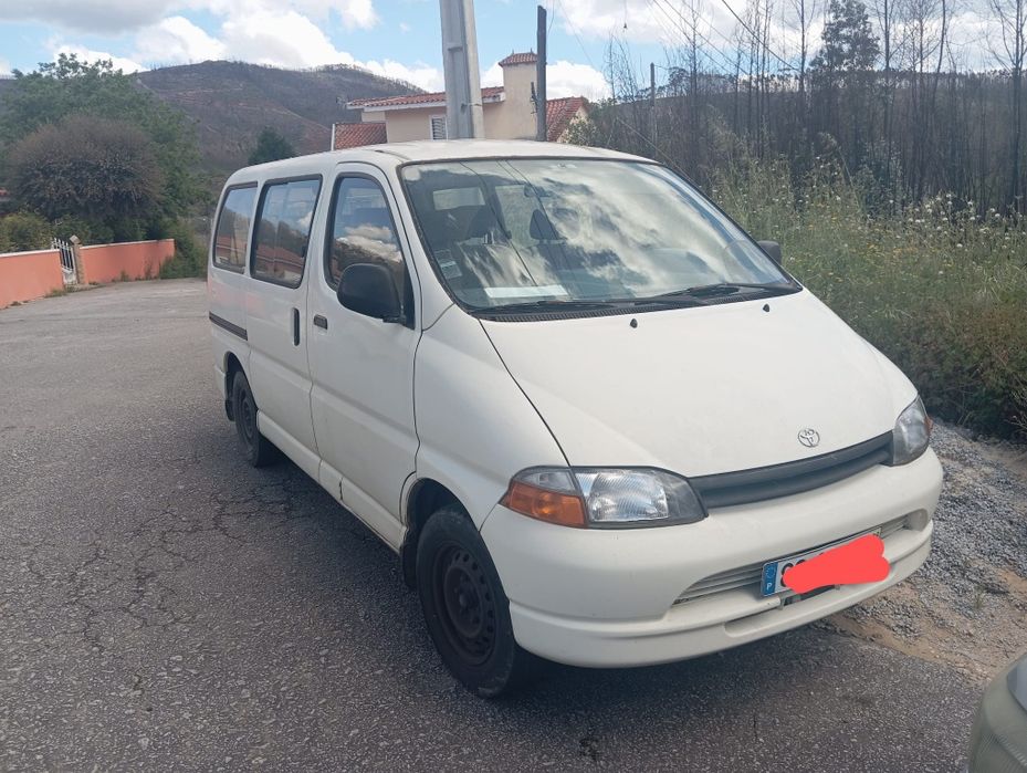 Toyota HiAce 9 lugares