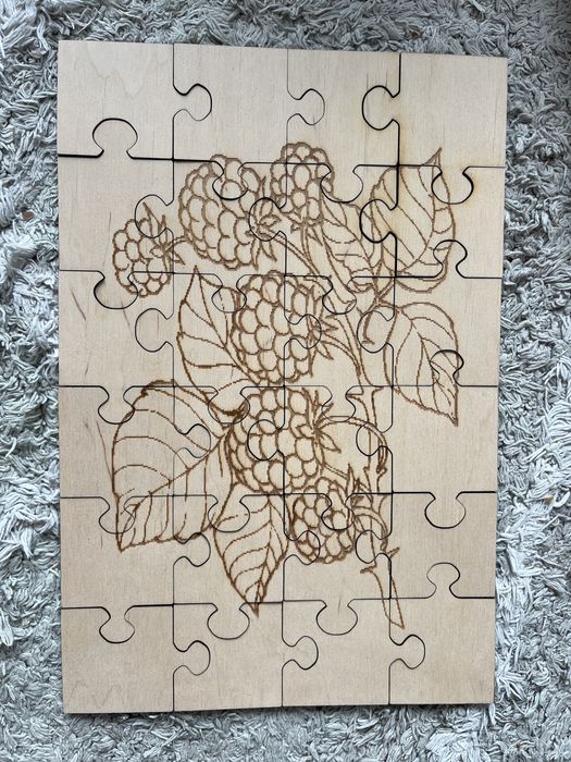 Puzzle drewniane maliny robione na zamówienie 24elementy