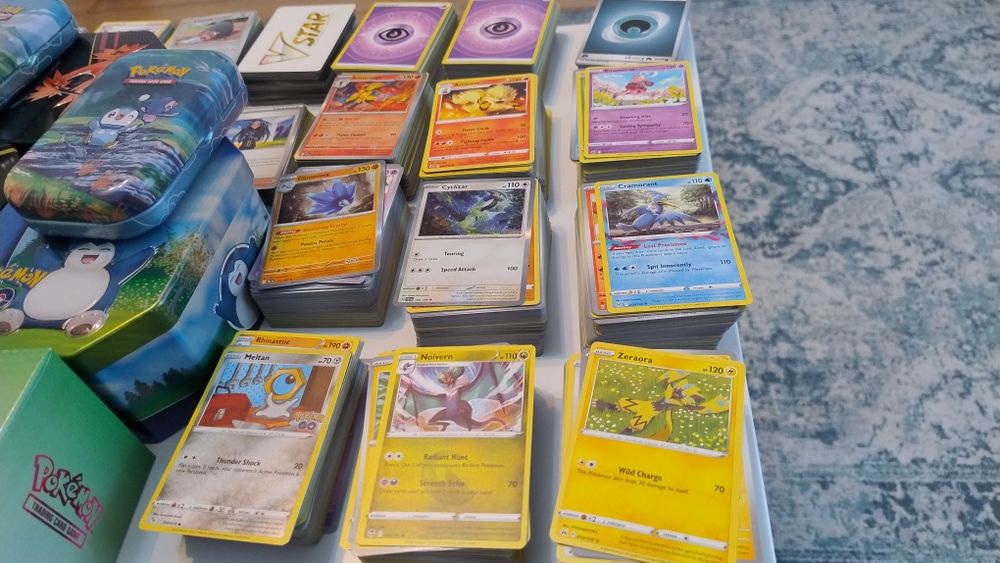 Bulk kart pokemon 400+ C/UN/R