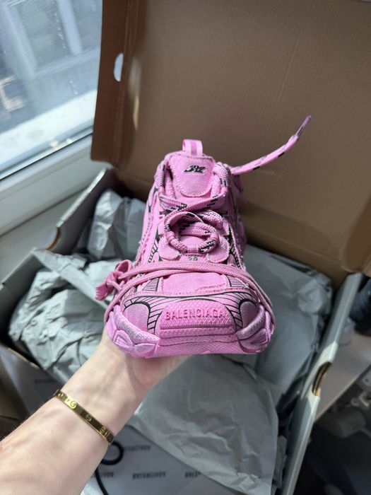 Balenciaga pink