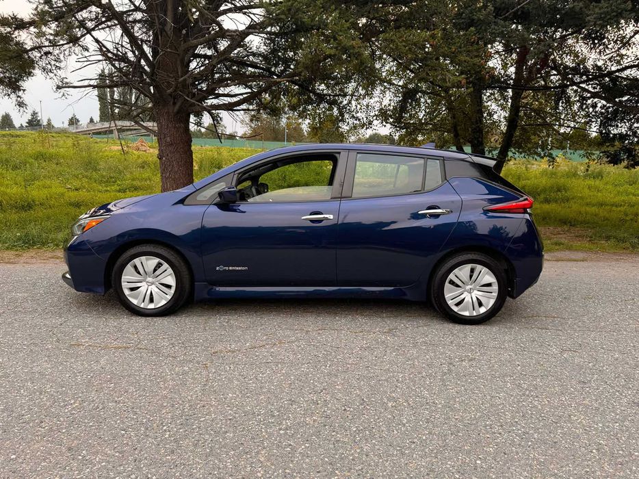 Nissan LEAF SV      2020