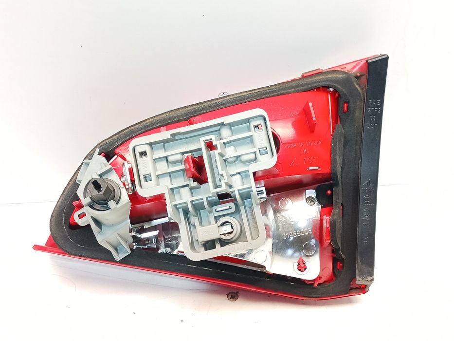 Farolim da mala esquerdo AUDI A4 Avant (8K5, B8)