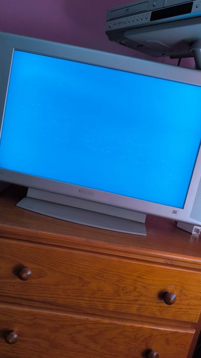 TV Philips 26" LCD Flat TV HD Ready (Modelo: 26PF4310/10)