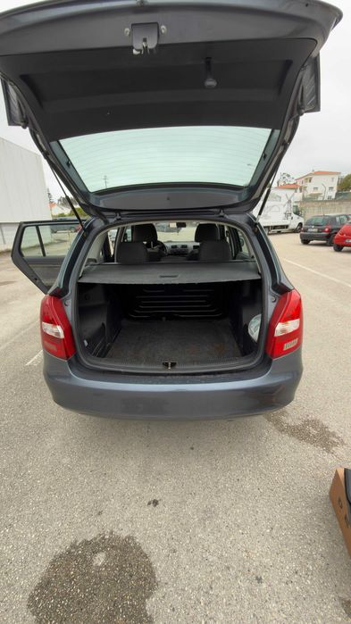 Não perca Skoda Fábia impecável, econômico,e pronto a rodar