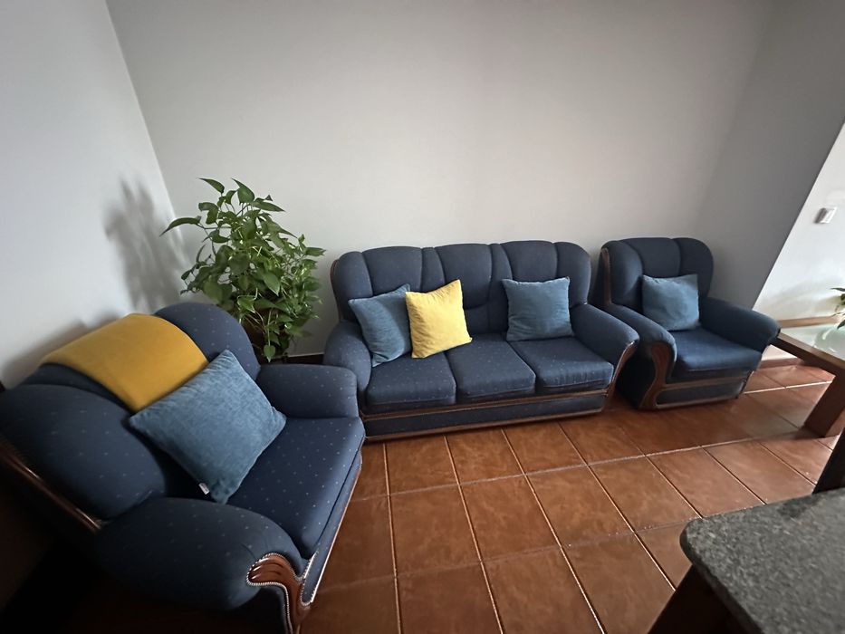 Vendo sofas + mesa
